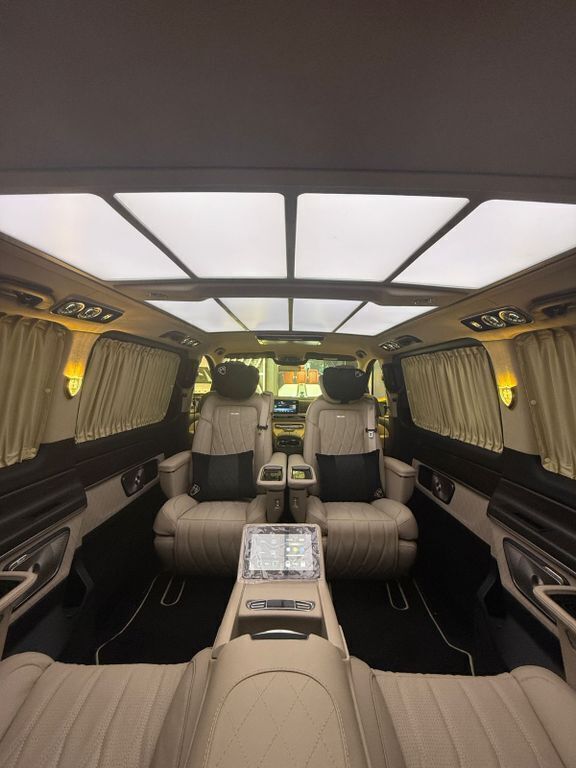 Schwarz Neu 2025 Mercedes V300 Van / Kleinbus | 154.999 € - Bild 1/4