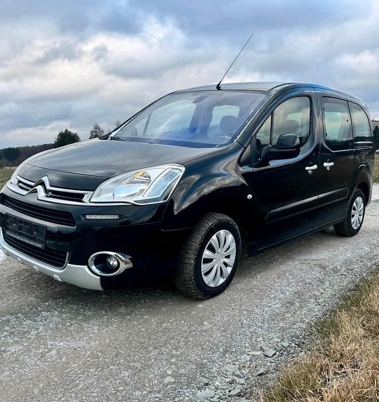 Schwarz Gebraucht 2014 Citroën Berlingo Van / Kleinbus | 6.299 € (Superpreis) - Bild 1/4