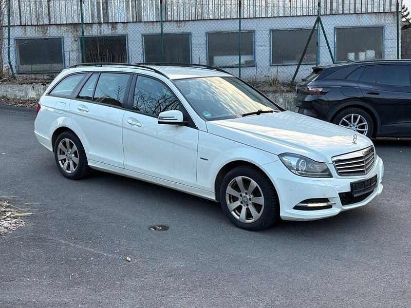 Gebraucht Mercedes C200 136 PS (100 kW) 2011 Weiß Kombi