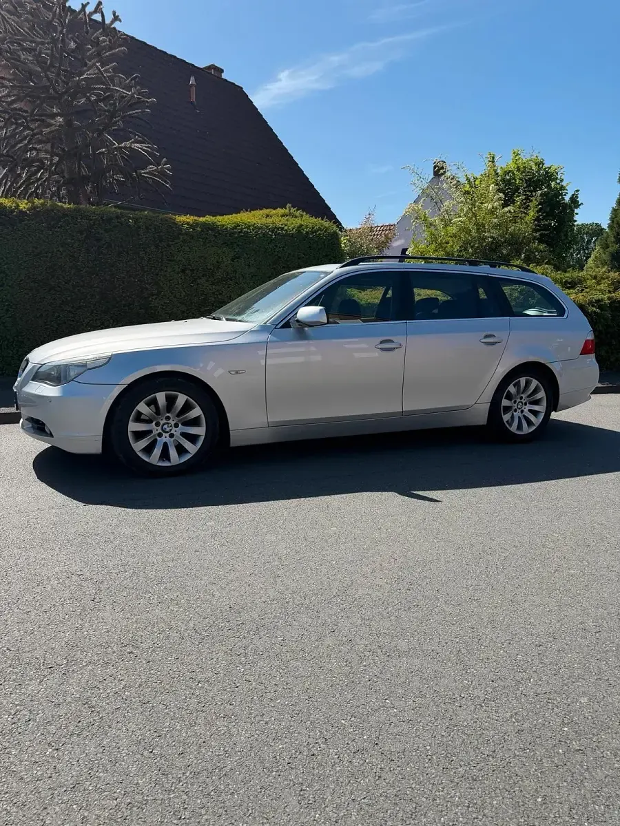 Gebraucht BMW 525 177 PS (130 kW) 2005 Grau Kombi