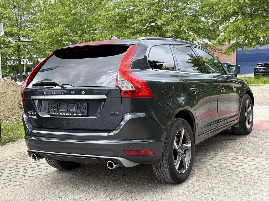 Gebraucht Volvo XC60 R-Design 150 PS (110 kW) 2016 Grau SUV