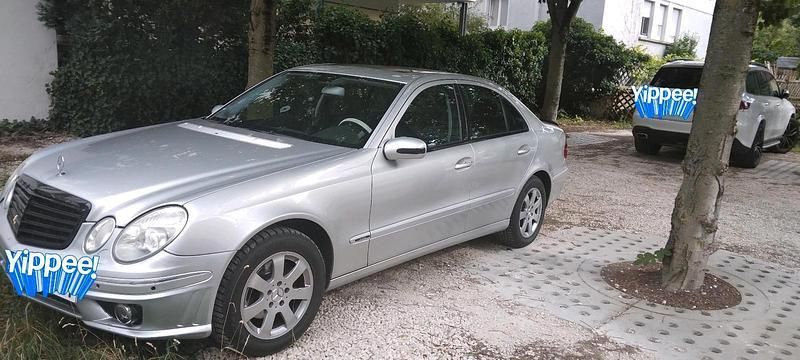 Silber Gebraucht 2003 Mercedes E200 Limousine | 4.200 € (Superpreis) - Bild 1/4