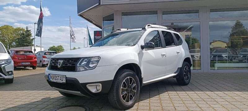 Weiß Gebraucht 2018 Dacia Duster Black Shadow SUV | 11.990 € (Guter Preis) - Bild 1/4