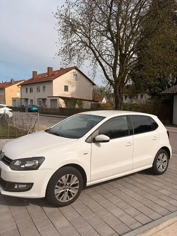 Gebraucht VW Polo 90 PS (66 kW) 2014 Weiß Limousine