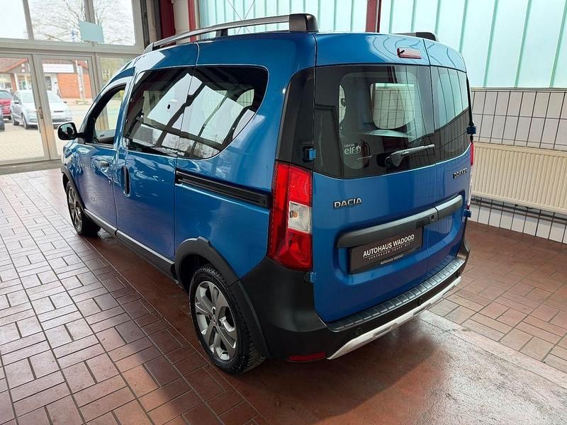 Gebraucht Dacia Dokker Stepway 116 PS (85 kW) 2015 Blau Van / Kleinbus
