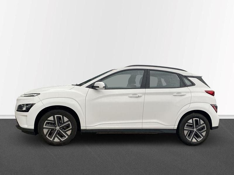 Gebraucht Hyundai Kona Select 100 kW (136 PS) 2022 Weiss SUV