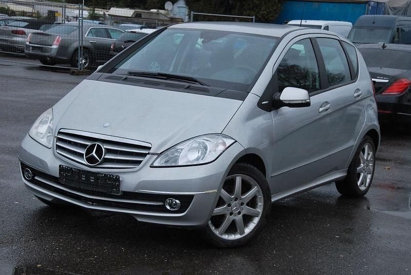 Gebraucht Mercedes A170 116 PS (85 kW) 2010 Silber Limousine