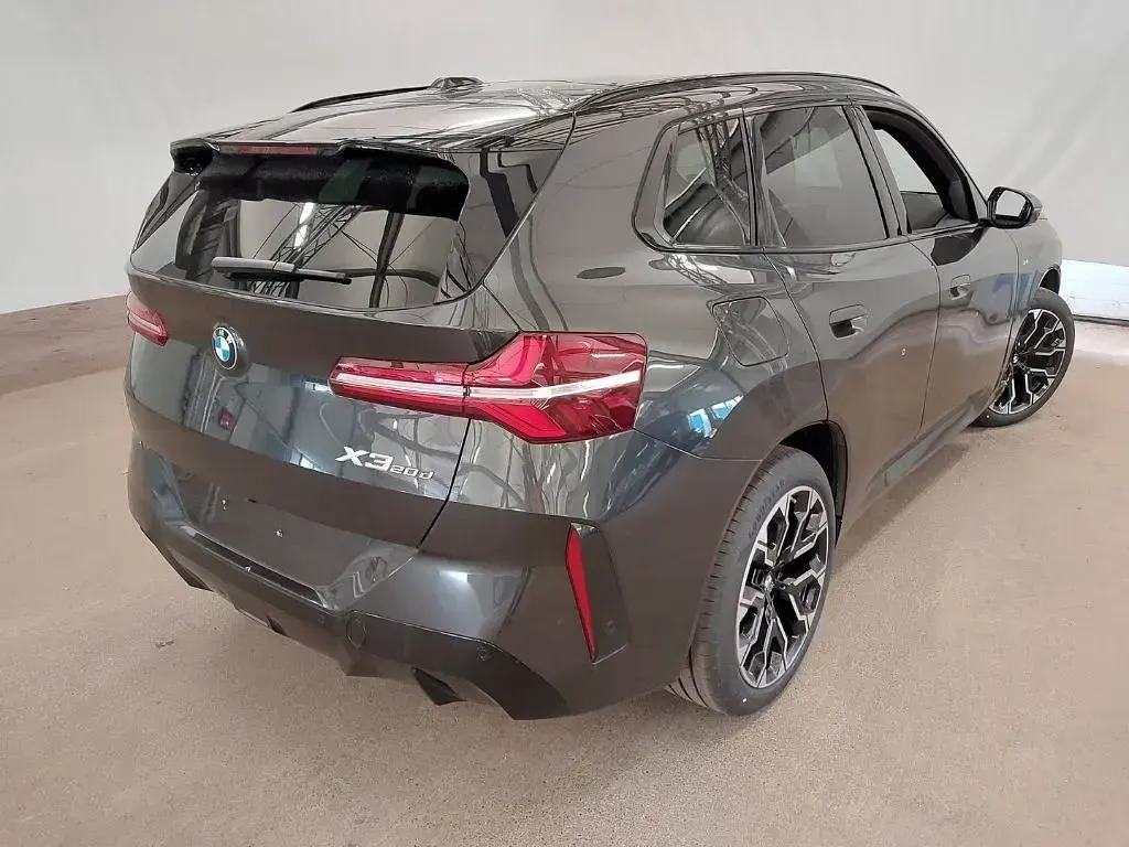 Gebraucht BMW X3 M Sport 197 PS (144 kW) 2025 Grau SUV