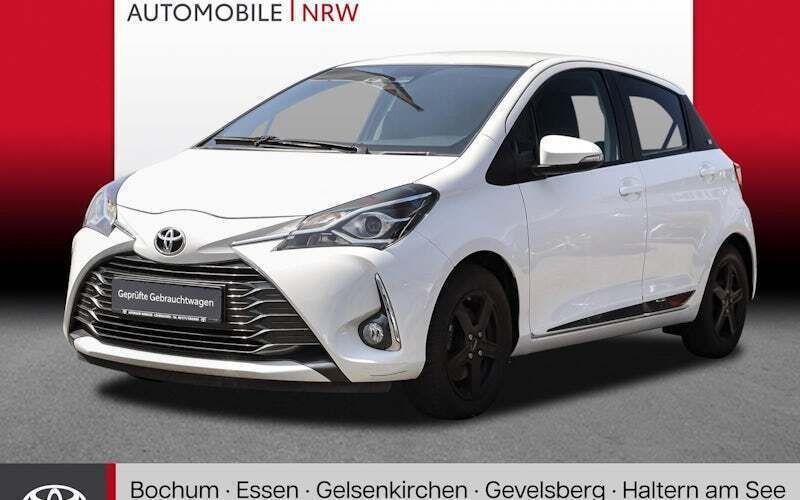 Weiß Gebraucht 2019 Toyota Yaris Club Kleinwagen | 17.989 € (Teuer) - Bild 1/4