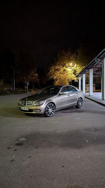 Beige Gebraucht 2007 Mercedes 280 Limousine | 9.899 € (Etwas zu teuer) - Bild 1/4