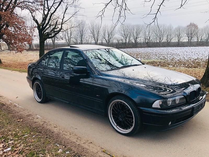 Używany BMW 520 150 KM (110 kW) 2002 Czarny Sedan/Limuzyna
