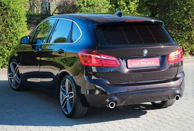 Gebraucht BMW 220 Active Tourer Sport Line 192 PS (141 kW) 2018 Braun Van / Kleinbus