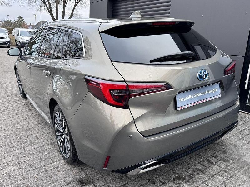 Gebraucht Toyota Corolla Team 196 PS (144 kW) 2023 Manganbronze metallic Kombi