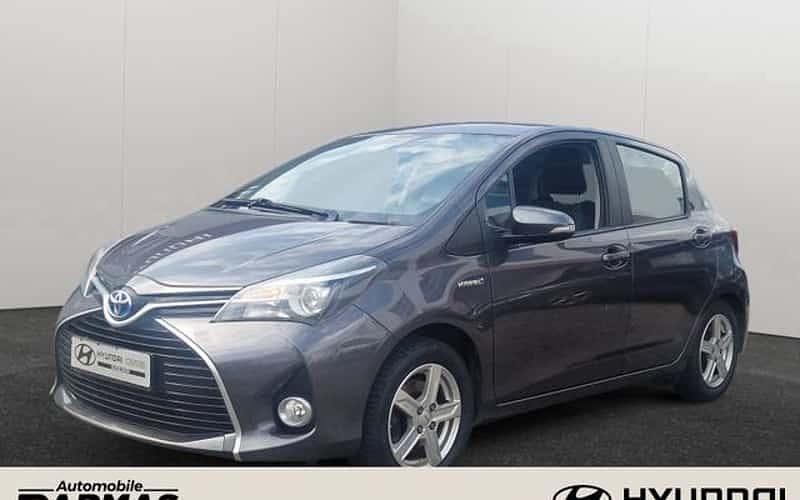 Grau Gebraucht 2017 Toyota Yaris Hybrid Limousine | 9.990 € (Superpreis) - Bild 1/4
