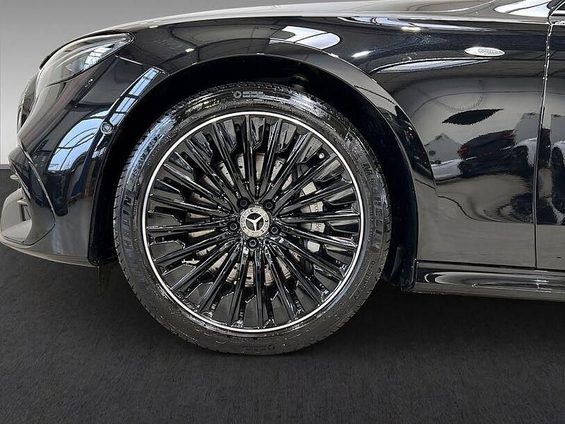 Gebraucht Mercedes E300 AMG 313 PS (230 kW) 2025 Schwarz Limousine