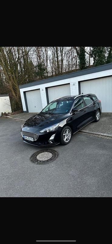 Schwarz Gebraucht 2019 Ford Focus Active Kombi | 11.900 € (Etwas zu teuer) - Bild 1/4