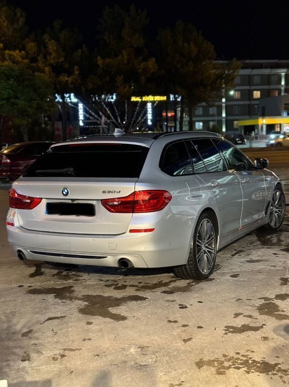 Silber Gebraucht 2019 BMW 530 Sport Line Kombi | 22.500 € (Fairer Preis) - Bild 1/4