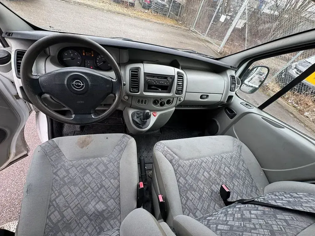 Gebraucht Opel Vivaro 82 PS (60 kW) 2006 Weiß Van / Kleinbus