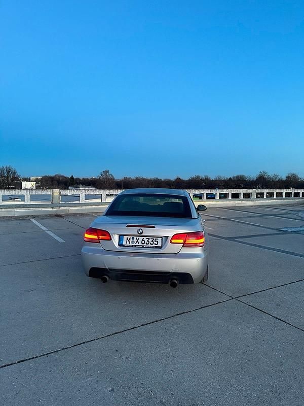 Gebraucht BMW 335 Cabriolet 306 PS (225 kW) 2007 Grau Cabrio