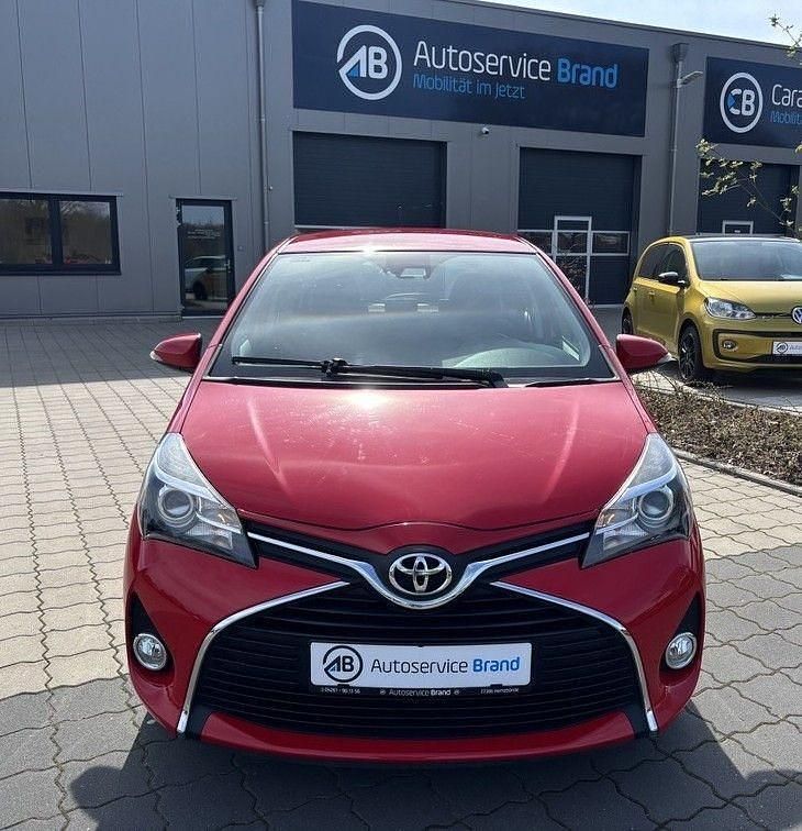 Gebraucht Toyota Yaris Edition-S 99 PS (72 kW) 2017 Rot Kleinwagen