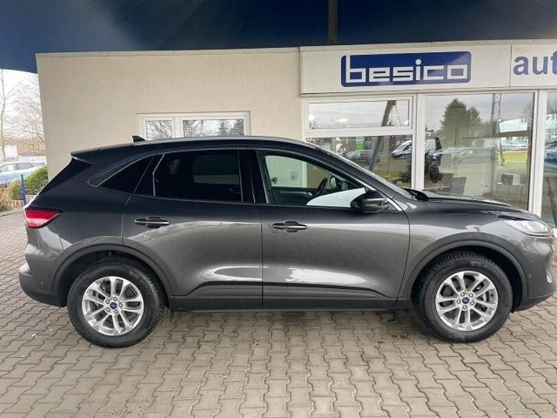 Gebraucht Ford Kuga Titanium 120 PS (88 kW) 2023 Magneticgrau (metallic) SUV