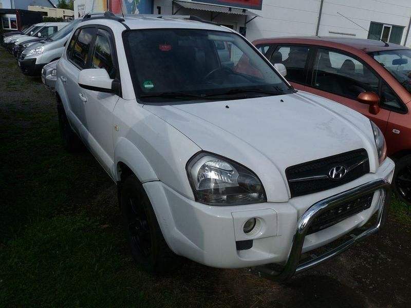 Weiß Gebraucht 2009 Hyundai Tucson Edition+ SUV | 4.950 € (Fairer Preis) - Bild 1/4