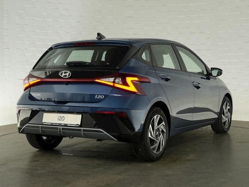 Neu Hyundai i20 Trend 101 PS (74 kW) 2025 Blau Kleinwagen