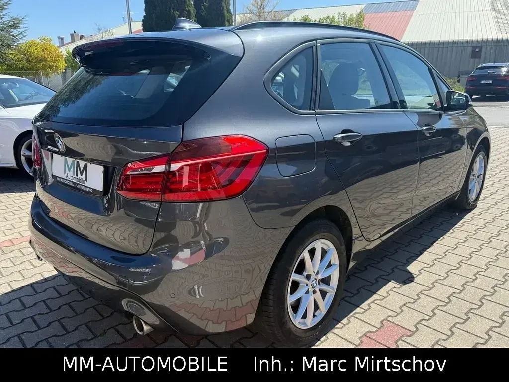 Gebraucht BMW 218 Performance 150 PS (110 kW) 2019 Mineralgrau Van / Kleinbus