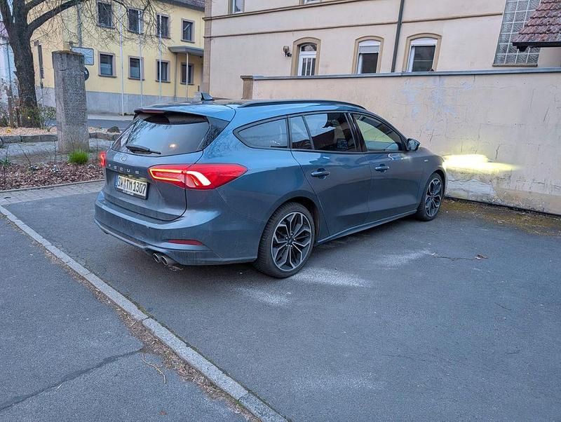 Gebraucht Ford Focus ST-Line 150 PS (110 kW) 2019 Blau Limousine