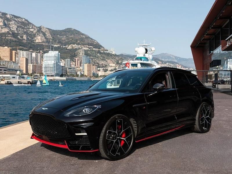 Neu Aston Martin DBX 727 PS (534 kW) 2026 Schwarz SUV