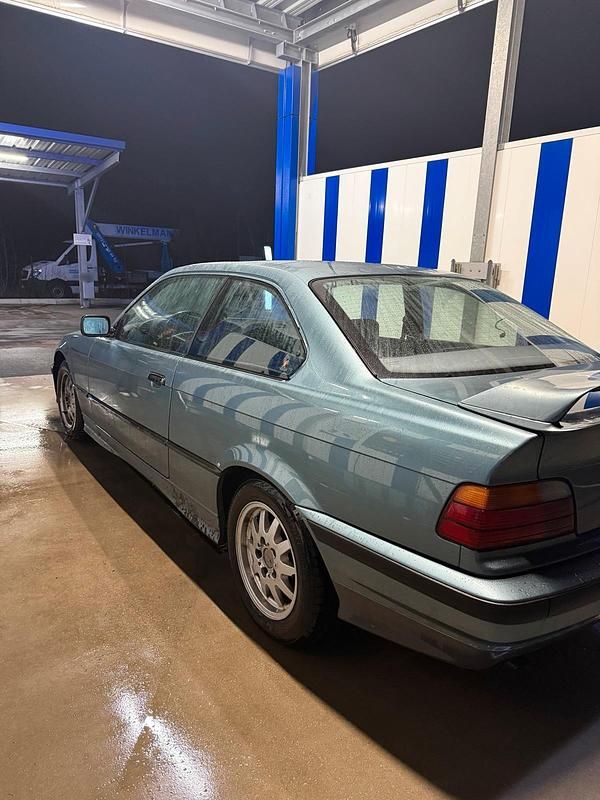 Gebraucht BMW 316 Basis 102 PS (75 kW) 1998 Blau Coupé