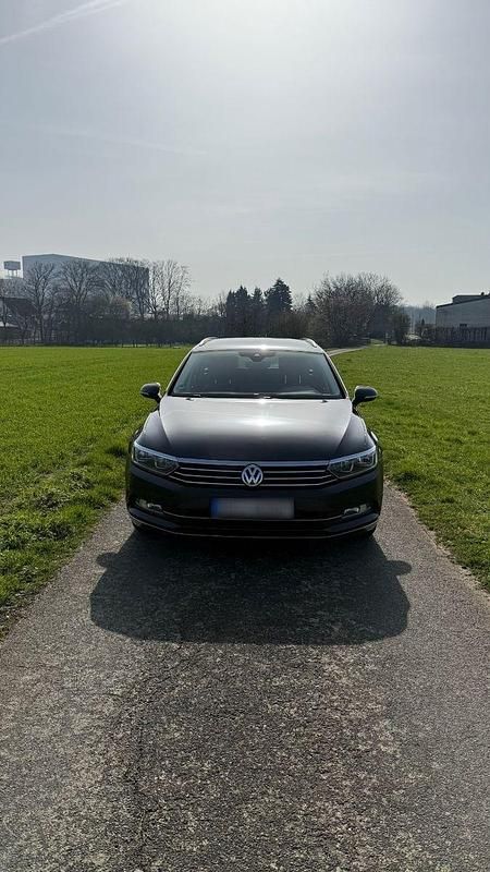 Gebraucht VW Passat Highline 193 PS (141 kW) 2018 Grau Kombi
