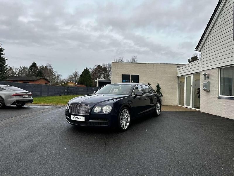 Gebraucht Bentley Continental Flying Spur 610 PS (448 kW) 2013 Blau Limousine