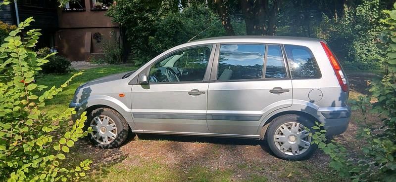 Silber Gebraucht 2006 Ford Fusion Limousine | 500 € (Guter Preis) - Bild 1/4