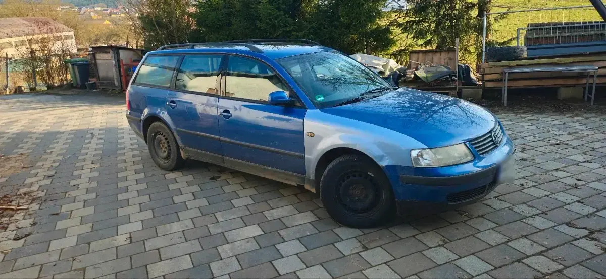 Gebraucht VW Passat 125 PS (91 kW) 1998 Blau Kombi