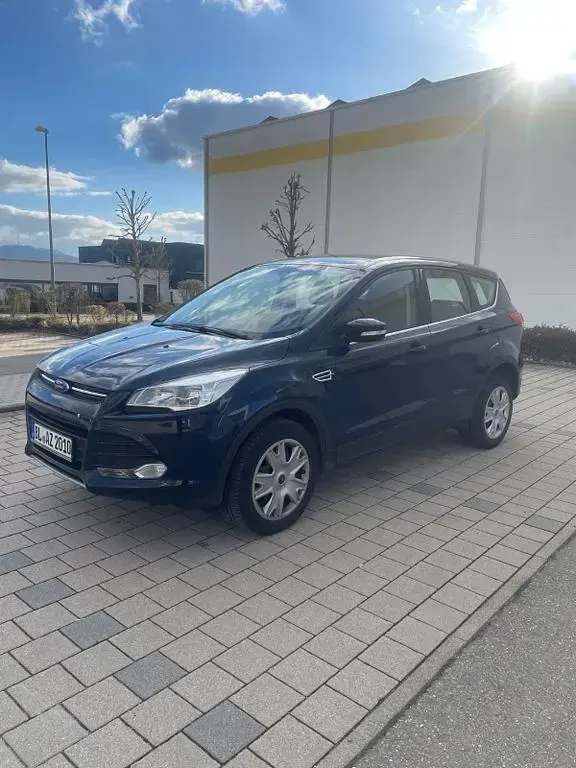Używany Ford Kuga SYNC Edition 150 KM (110 kW) 2016 Niebieski SUV