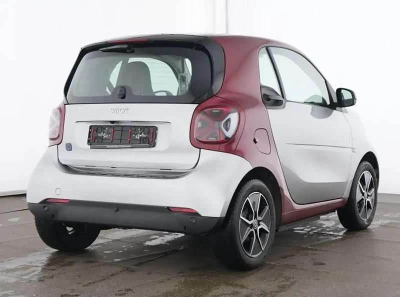 Gebraucht Smart ForTwo Coupé Passion Exclusive 60 kW (82 PS) 2024 Silber Kleinwagen
