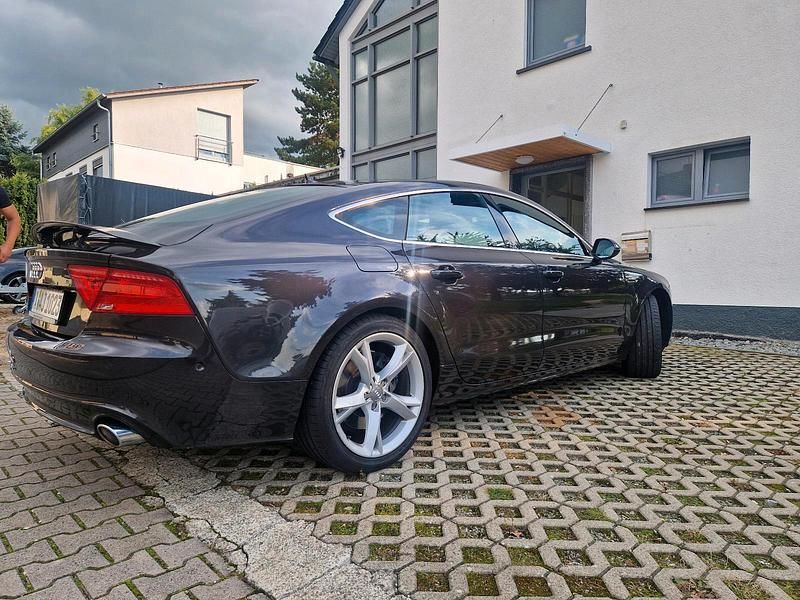 Braun Gebraucht 2013 Audi A7 Kleinwagen | 16.500 € (Guter Preis) - Bild 1/4