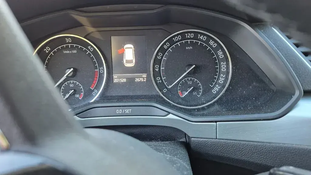Gebraucht Skoda Superb Active 120 PS (88 kW) 2018 Grün Kombi
