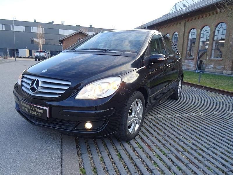 Gebraucht Mercedes B200 136 PS (100 kW) 2005 Schwarz Van / Kleinbus
