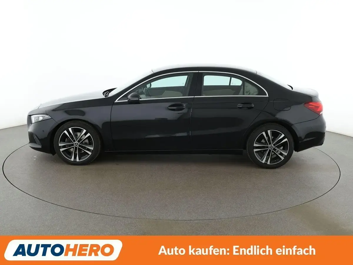 Gebraucht Mercedes A200 AMG Edition 1 150 PS (110 kW) 2020 Schwarz Limousine