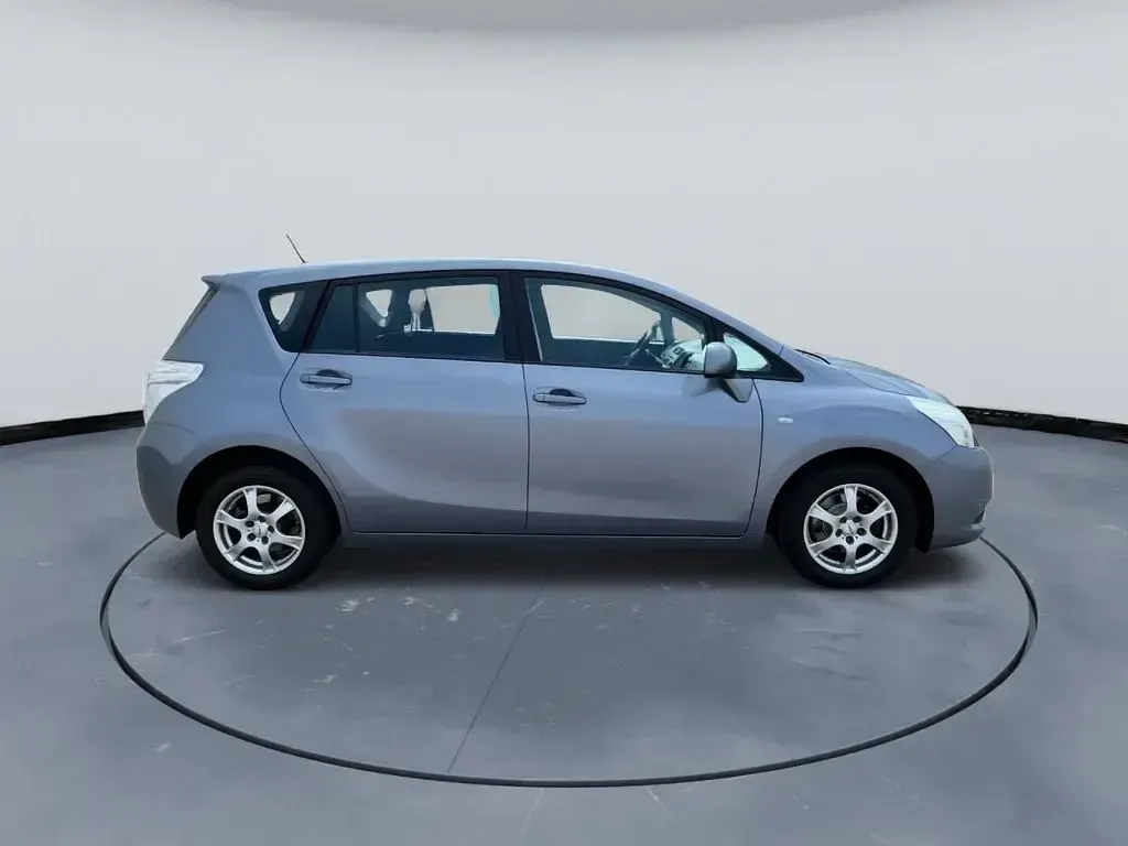 Gebraucht Toyota Verso Executive 147 PS (108 kW) 2010 Blau Van / Kleinbus