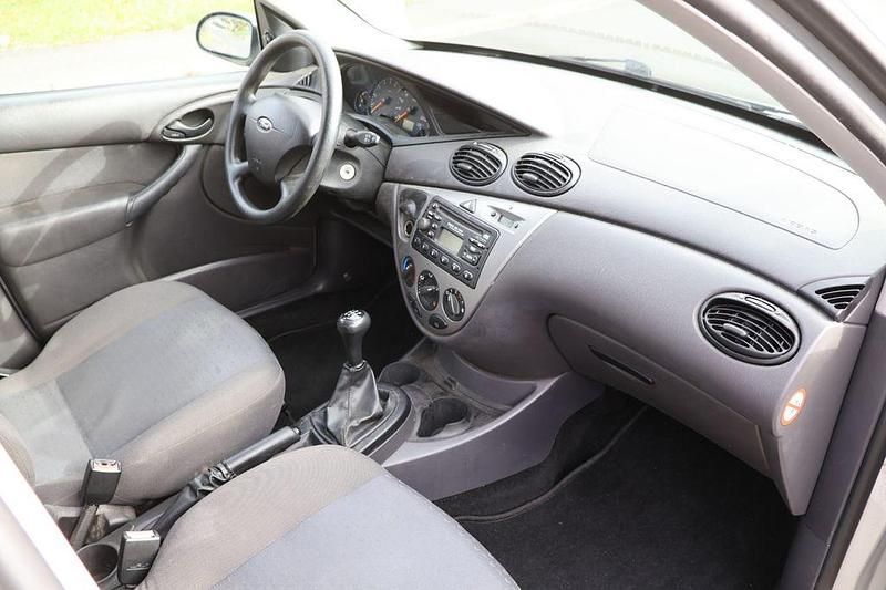 Gebraucht Ford Focus Viva 116 PS (85 kW) 2004 Silber Limousine