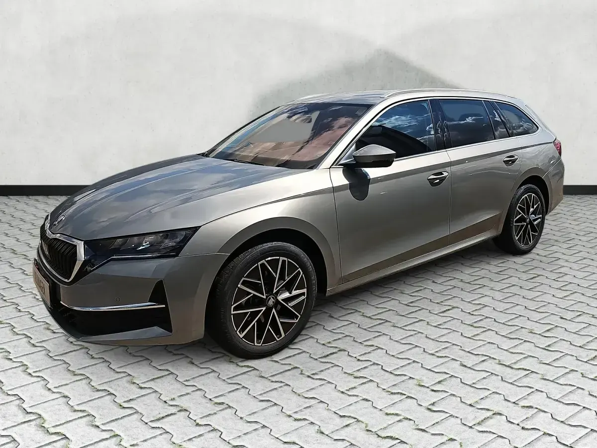Neu Skoda Octavia Selection 150 PS (110 kW) 2026 Smokey diamondsilber metallic Kombi