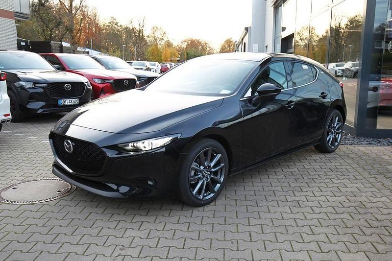 Neu Mazda 3 Nagisa 140 PS (102 kW) 2025 Schwarz (jet black metallic) Limousine