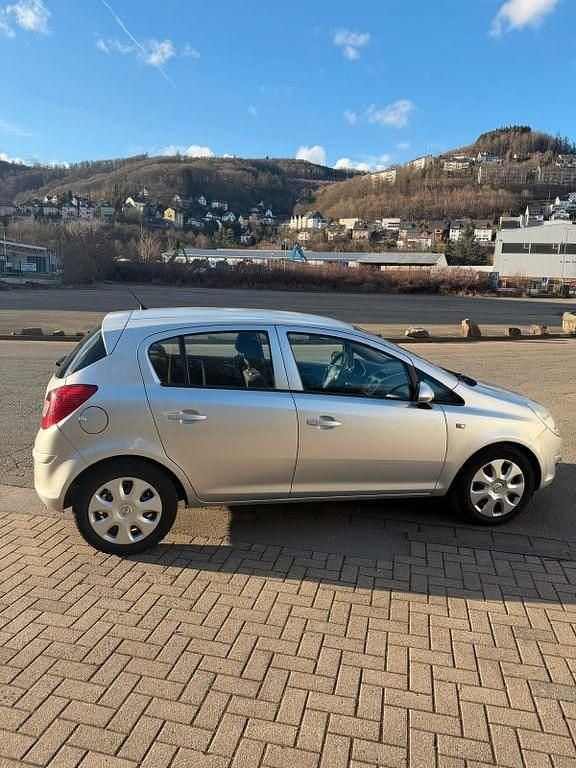 Gebraucht Opel Corsa 80 PS (58 kW) 2008 Silber Kleinwagen