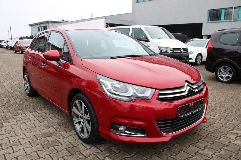 Gebraucht Citroën C4 Shine 120 PS (88 kW) 2018 Rot Limousine