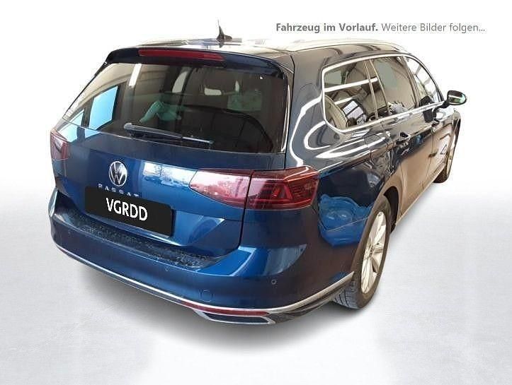 Gebraucht VW Passat Elegance 150 PS (110 kW) 2021 Blau Kombi