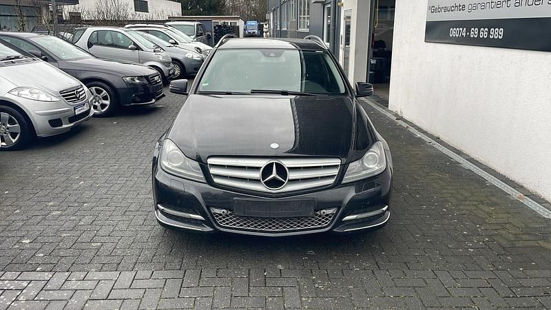 Gebraucht Mercedes C220 170 PS (125 kW) 2013 Schwarz Kombi