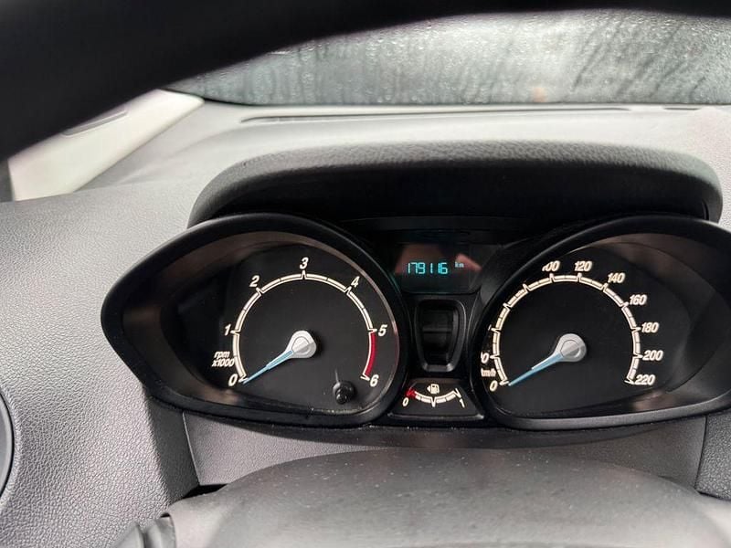 Gebraucht Ford Transit Basis 75 PS (55 kW) 2018 Weiß Limousine